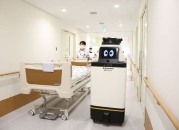 屋内配送ロボットの病院内実証実験を実施